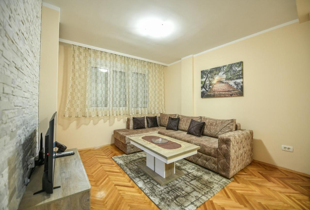 Apartman Centar 2 Podgorica Exterior foto